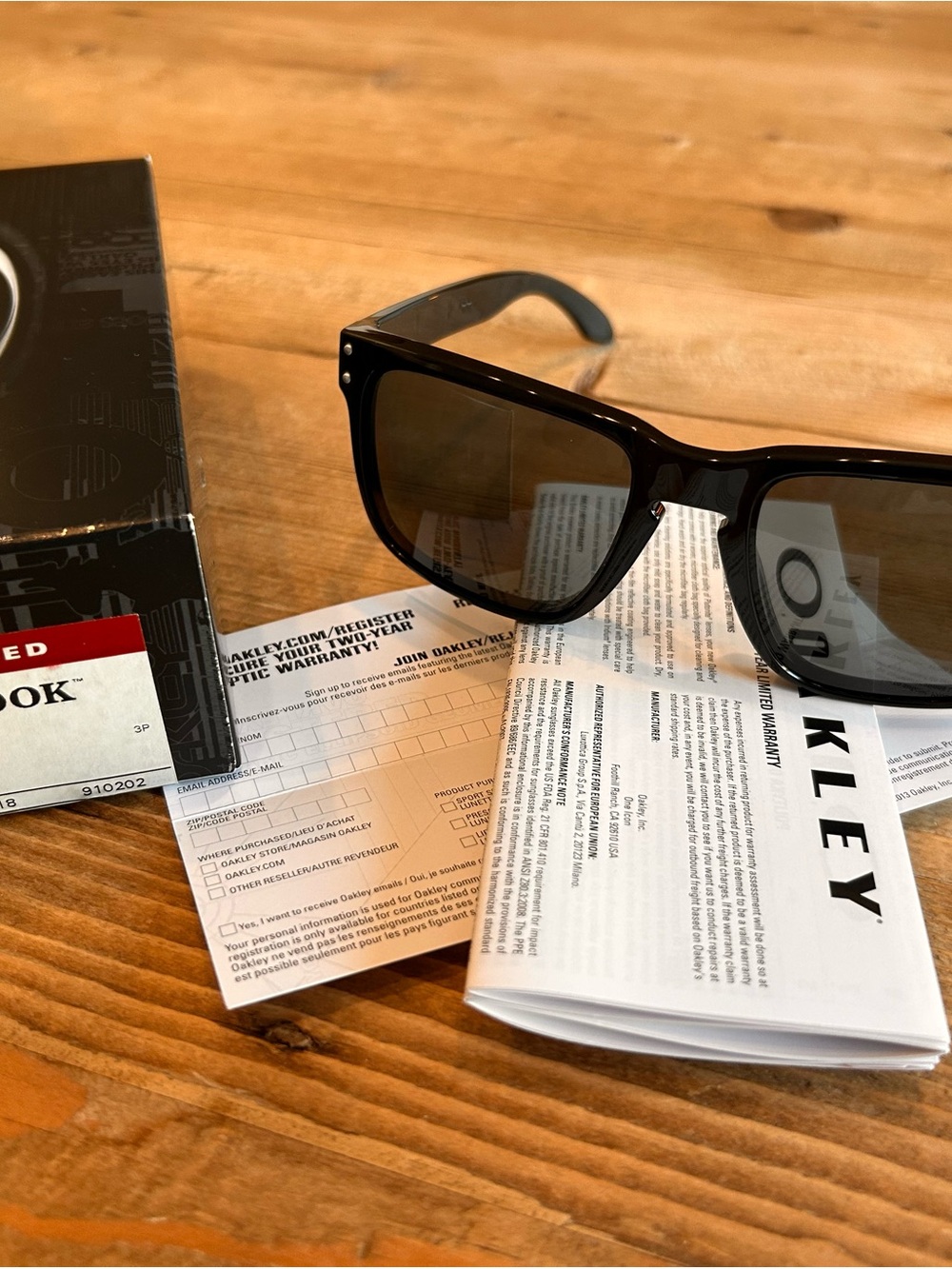 Oakley Holbrook black polarized  Sunglasses NWT